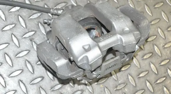 Front brake caliper