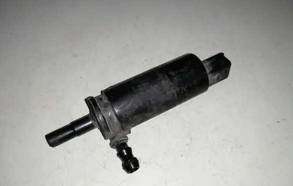 BMW 5 E60 E61 Headlight washer pump 6973097 67126973097