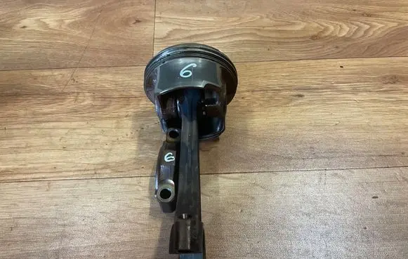 BMW 5 E60 E61 Piston with connecting rod 082229