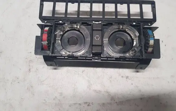Mercedes-Benz E W124 Air conditioning/heating control unit 1248303585 9140010145