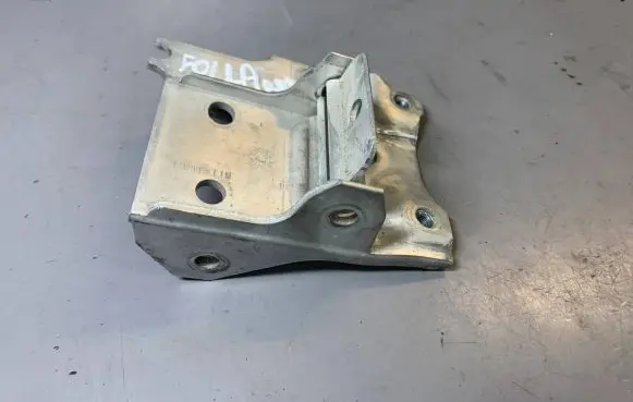 Radiator mount bracket