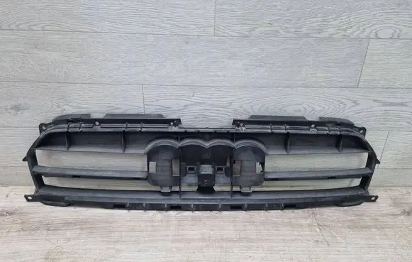 Audi A4 S4 B8 8K Front bumper upper radiator grill 8K0807233G