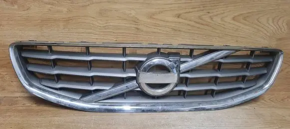 Volvo S60 Front bumper upper radiator grill 30795039 31290594