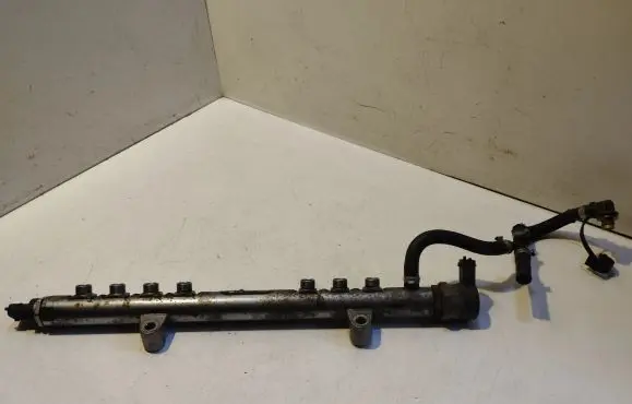 Volvo XC60 Fuel main line pipe 0445215025 30777759
