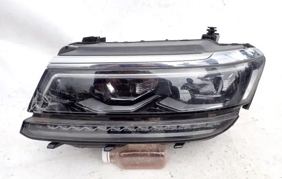 Volkswagen Tiguan Headlight/headlamp