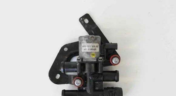 Audi Q7 4M Electric auxiliary coolant/water pump 4M0121305