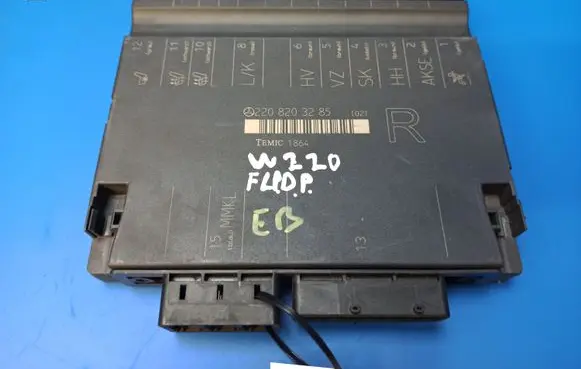 Mercedes-Benz S W220 Seat control module 2208203285