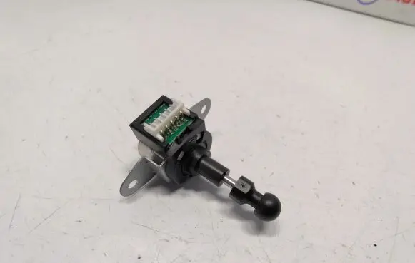 Headlight level adjustment motor