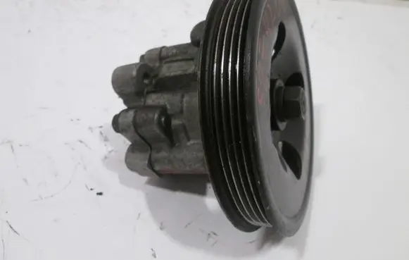 Mitsubishi Galant Power steering pump MR333754 74147002