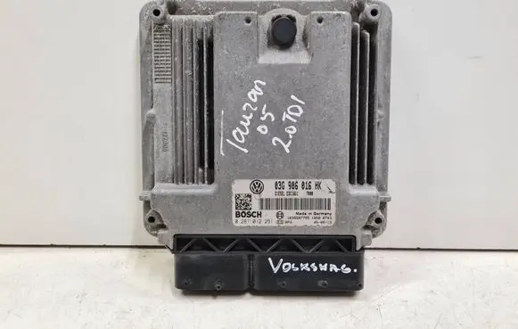 Volkswagen Touran I Engine control unit/module 03G906016HK 0281012251