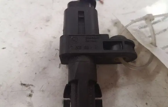 BMW 5 F10 F11 Crankshaft position sensor 7805188