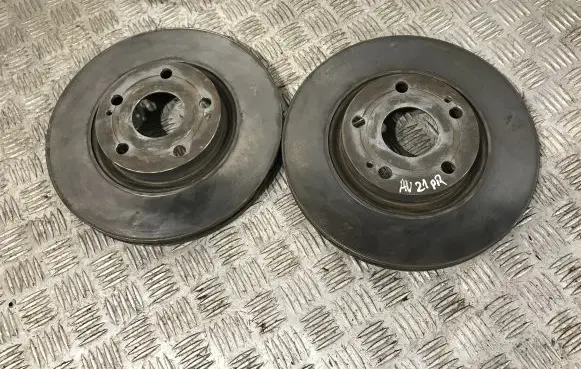 Toyota Avensis T250 Front brake disc 4351205080