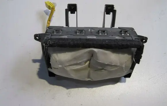 Mitsubishi Grandis Steering wheel airbag 