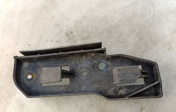 Volkswagen PASSAT B5.5 Front bumper mounting bracket 3B0807184E