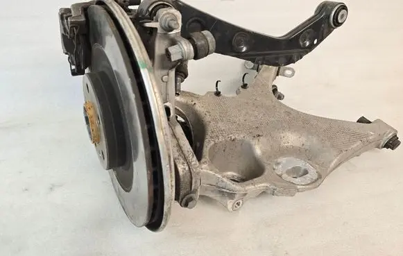 Volvo XC90 Rear wheel hub spindle/knuckle 32301473 32395067