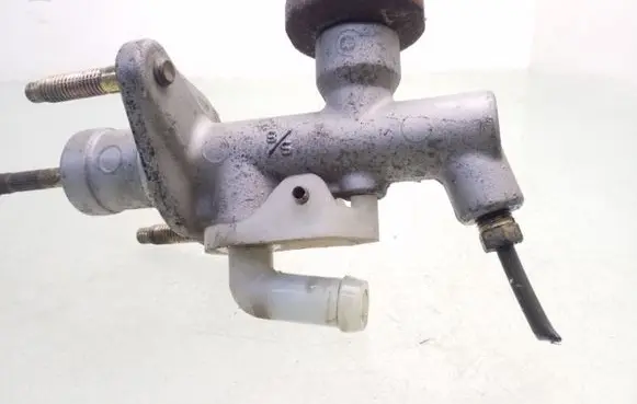 Nissan Primera Clutch slave cylinder 