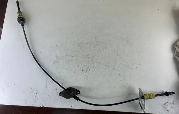 Gear shift cable linkage