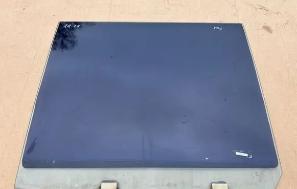 Nissan Patrol Y60 Rear door window glass 82301C6660