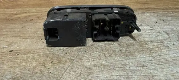 Volvo S70 V70 V70 XC Electric window control switch 8638452 03458545