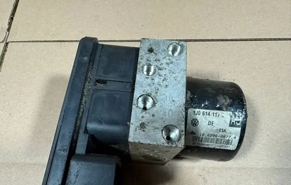 Seat Leon (1M) ABS Pump 1J0614117G 10020600774