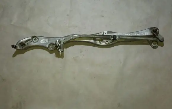 Front wiper linkage