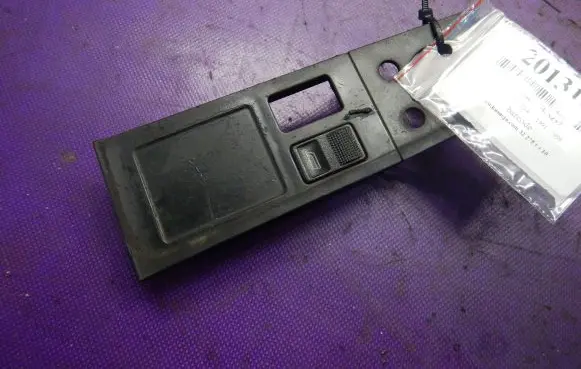 Audi 80 B1 Quarter vent window switch 893959855