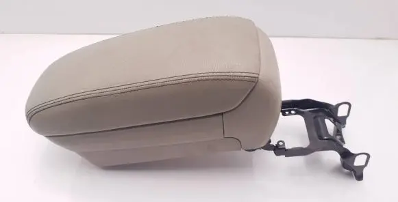 Toyota Avensis T250 Armrest