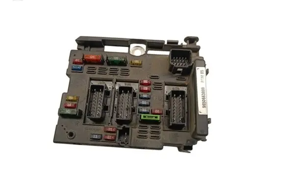 Lancia Phedra Fuse module 9650663880 34149582