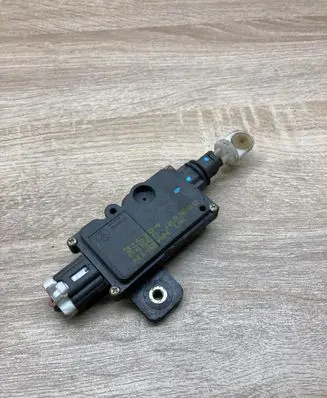 Nissan Almera Tino Fuel tank cap lock motor 84680AVV600