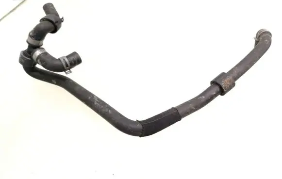 Engine coolant pipe/hose