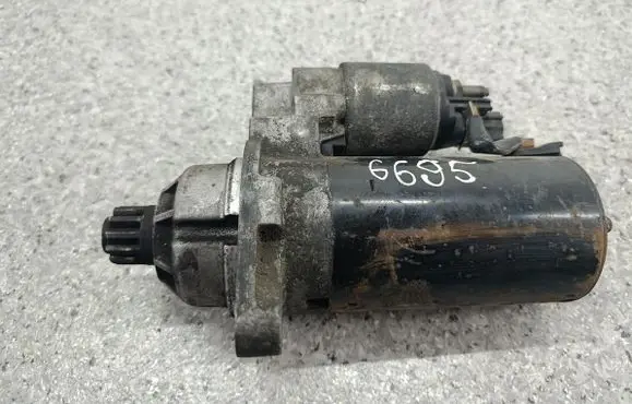 Volkswagen Golf VI Starter motor 0001123012