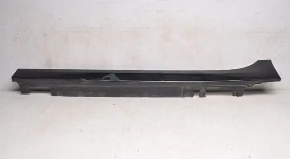 BMW 1 F40 Front sill (body part) 7461381
