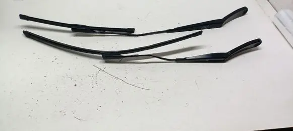 BMW X1 F48 F49 Front wiper blade arm 7360506