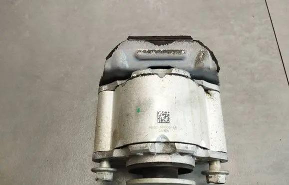Volkswagen Amarok II Rear axle beam mounts housing MB3C5D008AB