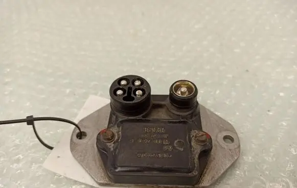 Mercedes-Benz E W123 Ignition amplifier control unit 0025451832 0227100114