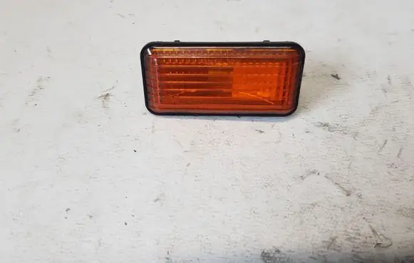 Volkswagen PASSAT B3 Front fender indicator light 357949117
