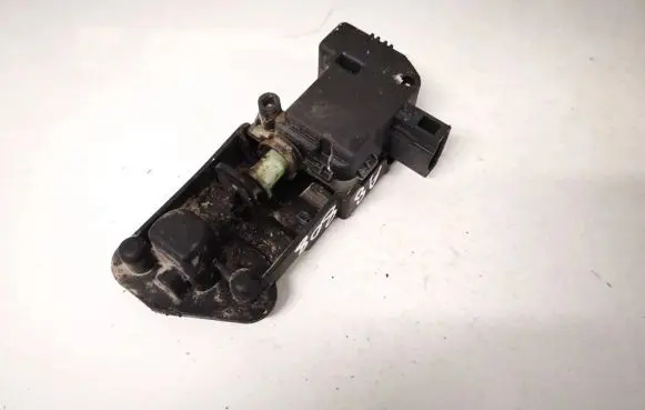 Volvo V50 Central locking motor 30716226