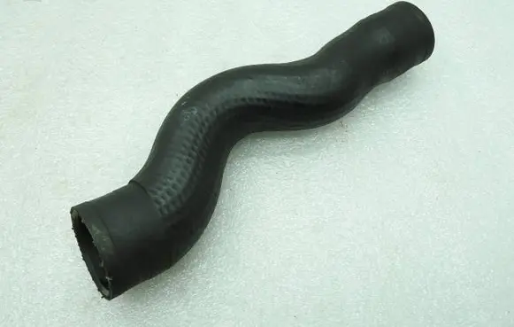 Opel Zafira B Intercooler hose/pipe 55353830