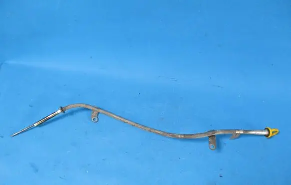 Suzuki SX4 Oil level dip stick 