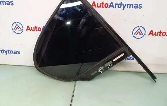 Rear vent window glass