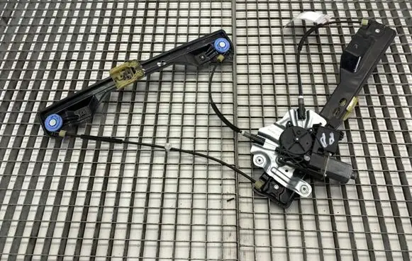 Opel Zafira C Front door window regulator with motor 13260133