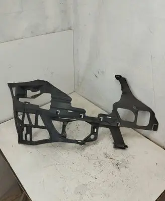 Mercedes-Benz E W211 Front bumper mounting bracket A2118800603