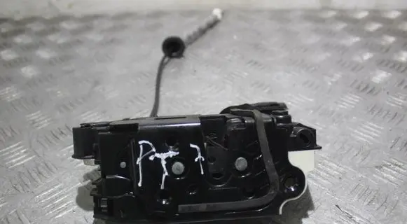 Skoda Rapid (NH) Rear door lock 