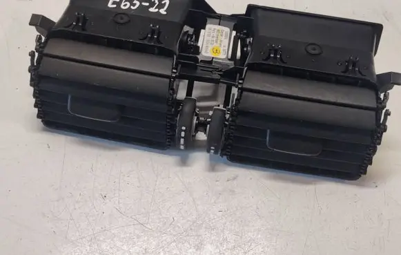 Volvo XC60 Dash center air vent grill 1006806