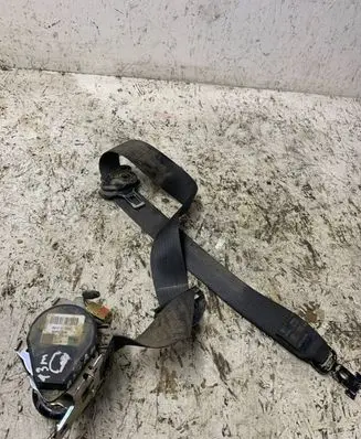 Opel Astra J Front seatbelt 624131900