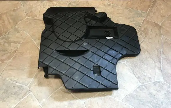 Mercedes-Benz E W212 Timing belt guard (cover) A6510100175