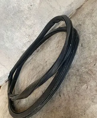 Seat Leon (5F) Rubber seal front coupe door 