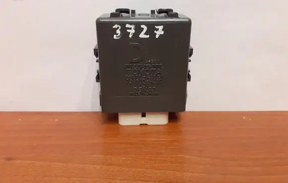 Lexus NX Door central lock control unit/module 8597042010 0515004280