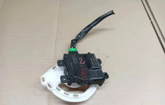 Suzuki SX4 S-Cross Air flap motor/actuator CZ1138003480 4Q10D01