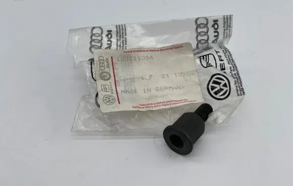 Volkswagen Golf IV Other interior part 1J0711354